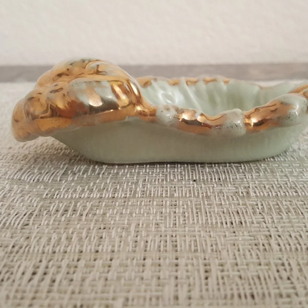 Vintage Leaf Shaped Tray Soap Dish Tabletop Decor 5.5 Inches Ceramic Distressed